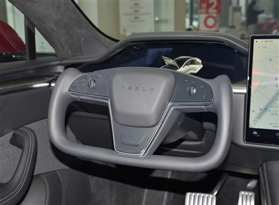 Tesla'nın Yeni Yoke Direksiyon Simidi